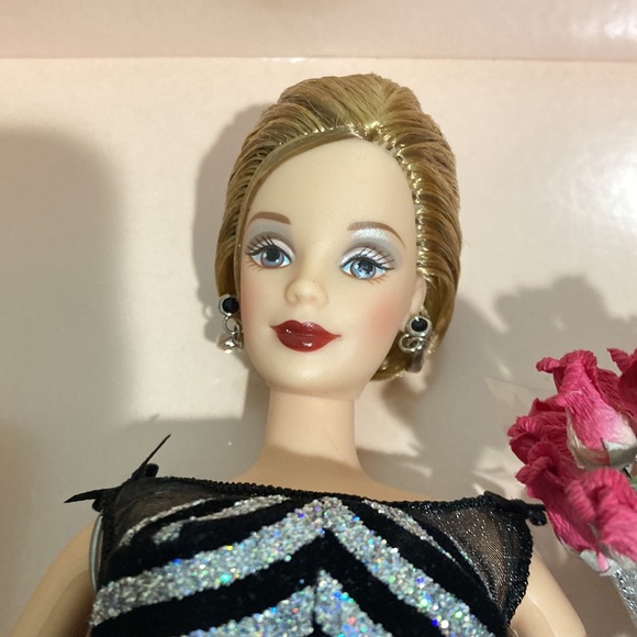 Barbie 40th anniversary collectible doll in box - Picture 8 of 9